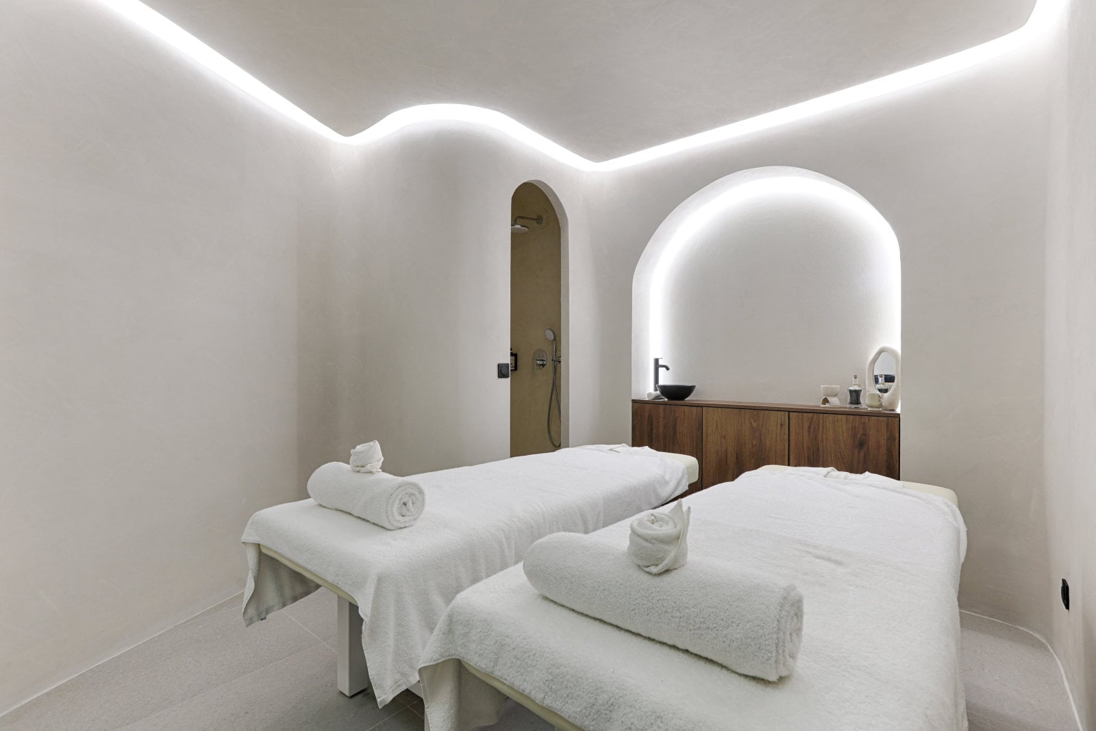 Massages Thaïlandais — L'art du toucher au service de votre détente · Spa Bain Foch Paris 16ème