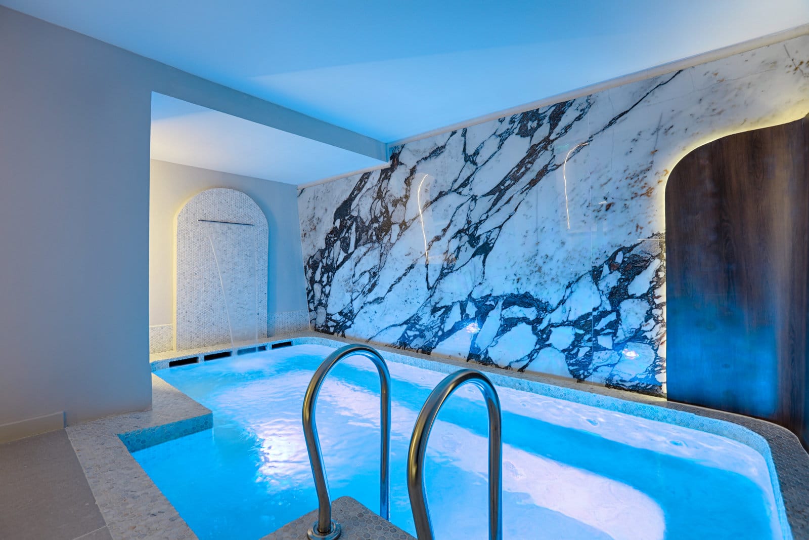 Piscine chauffée — Bain Foch Paris